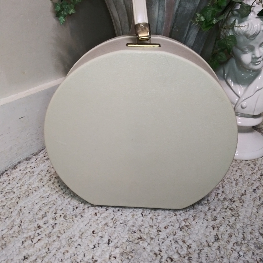 Vintage 1960's Fashion Two Twenty Cream Plastic Makeup Travel Case With Insert - Picture 7 of 10